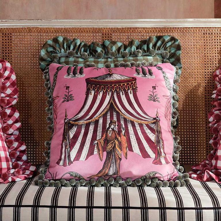 Seferî Velvet Decorative Cushion - Pink